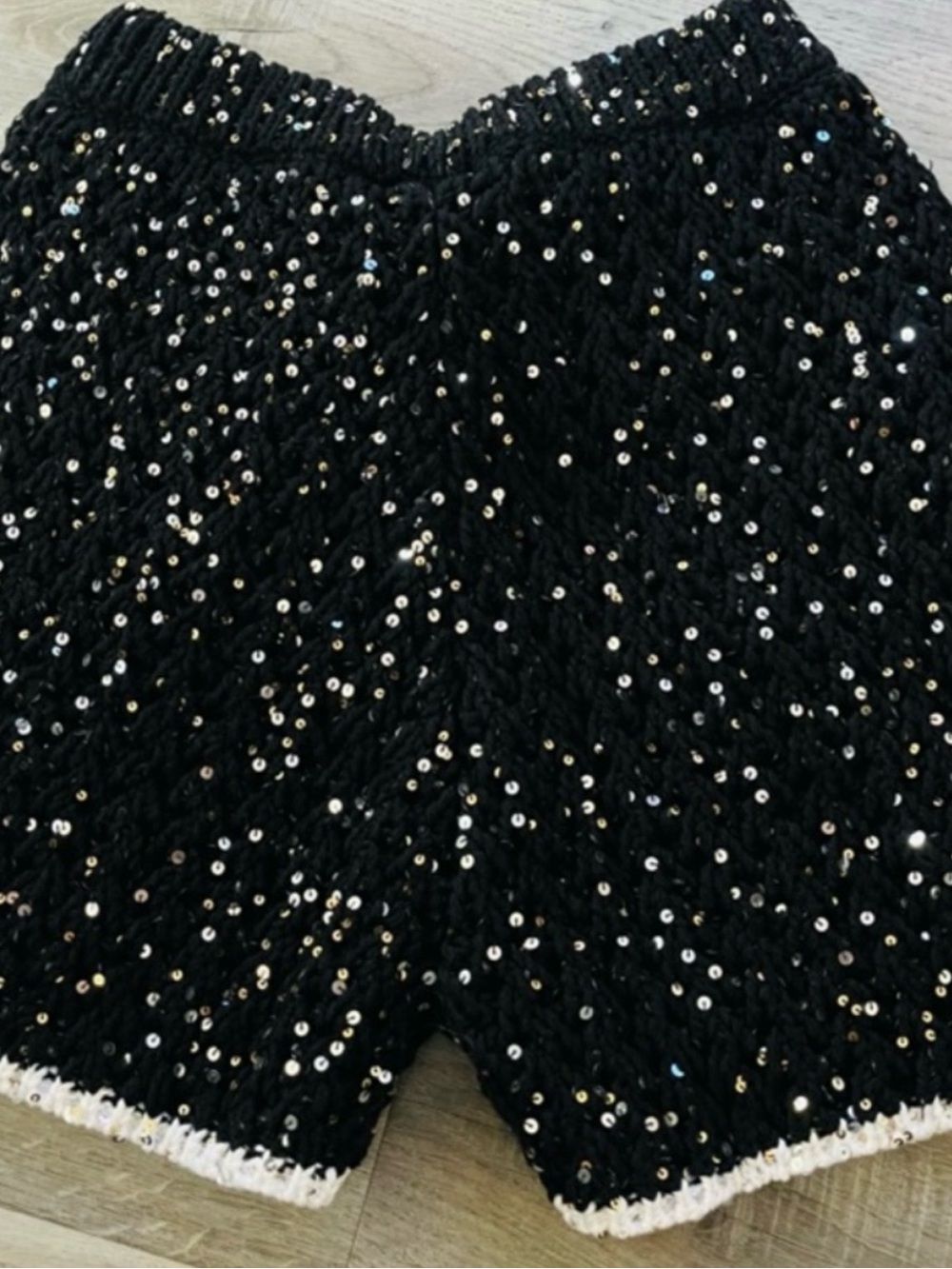 CHANNEL BLACK SEQUIN HIGH-WAIS SHORTS EU SIZE 36 US S/M NWT
100% AUTHENTIC - Picture 4 of 7